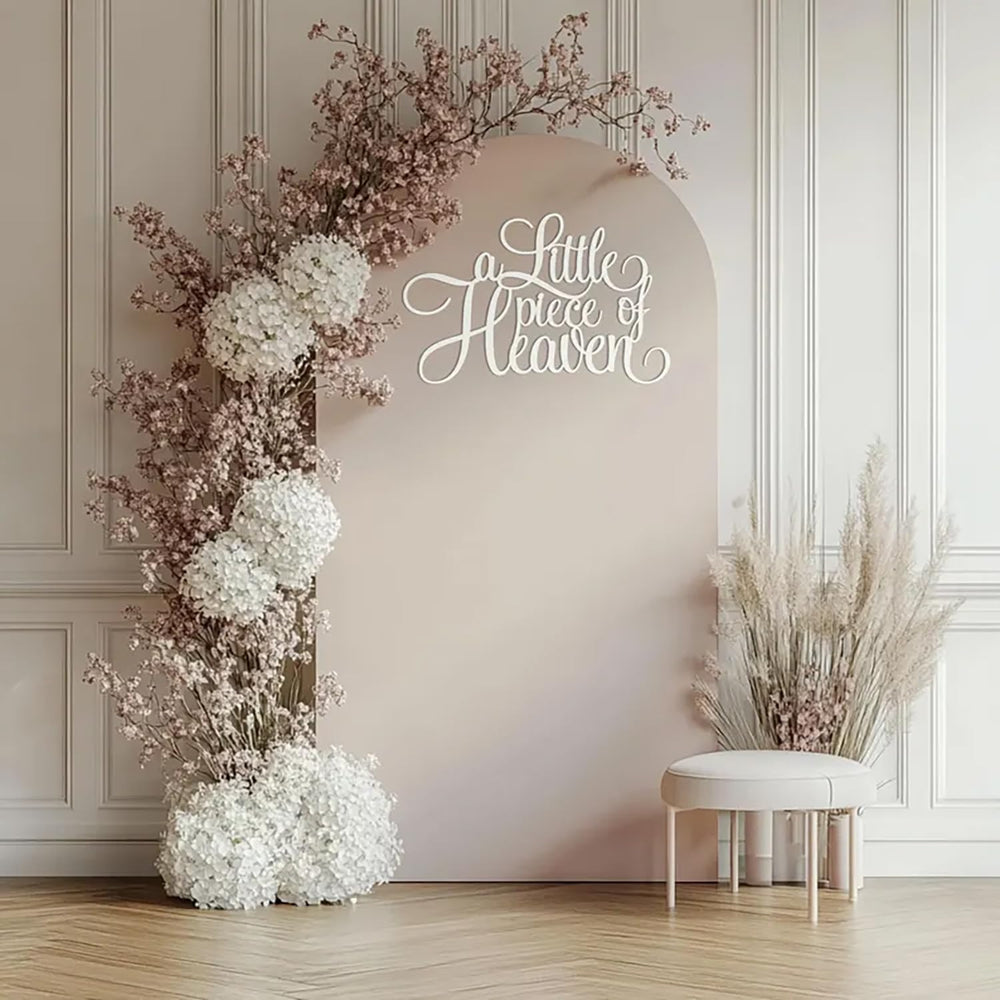 QPARTYFIRE Rustic-to-modern sign adapts to themes from outdoorsy boho to urban chic.