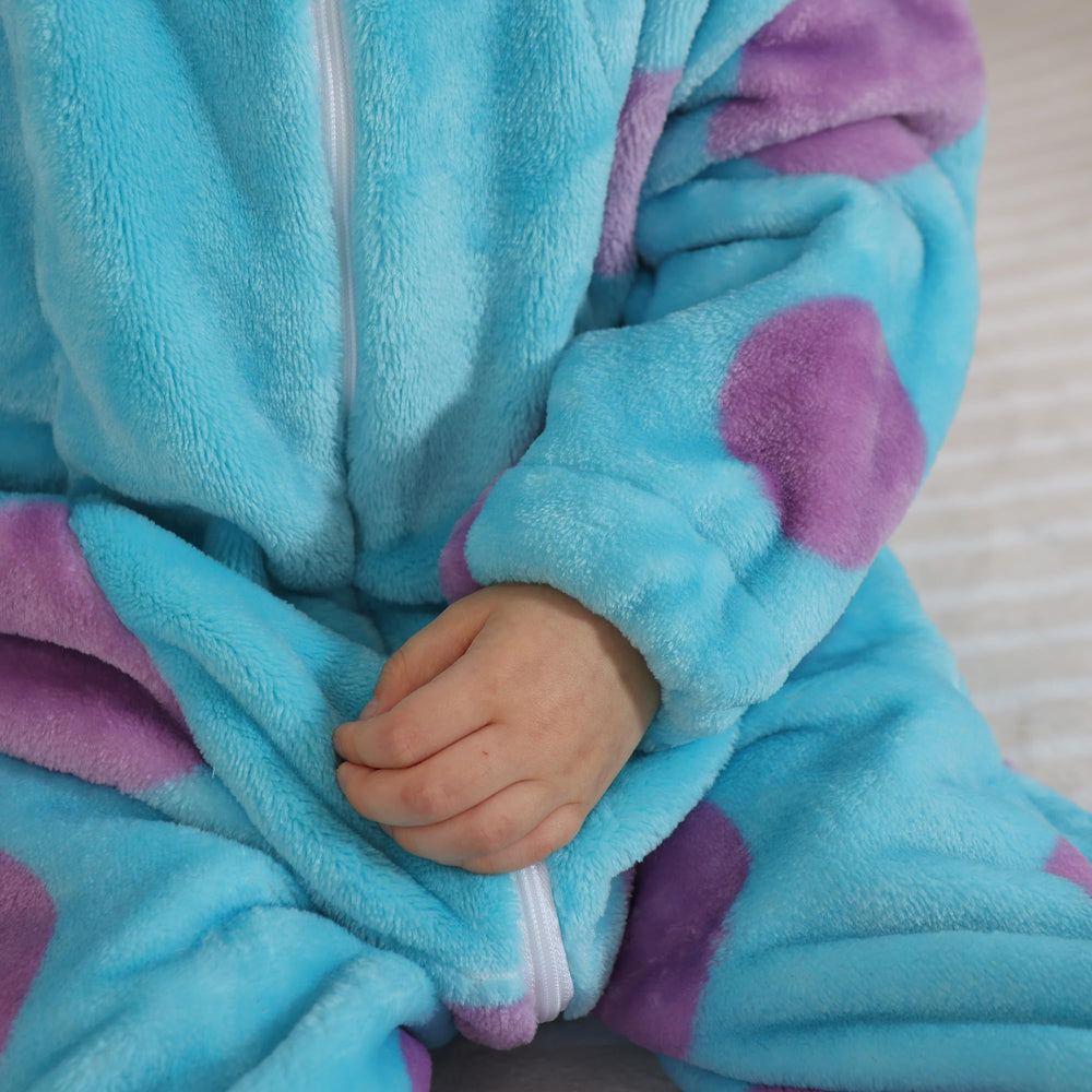QSTYLE gift-ready packaging emphasizes a charming baby outfit for celebrations