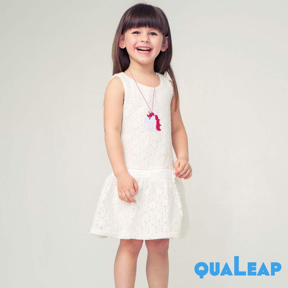 QUALEAP AMBER food-grade silicone material ensures safe easy-to-clean teething relief