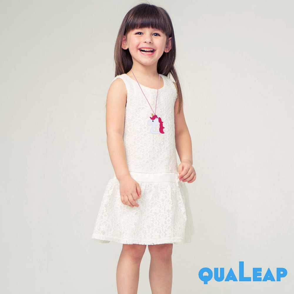 QUALEAP AMBER food-grade silicone material ensures safe easy-to-clean teething relief