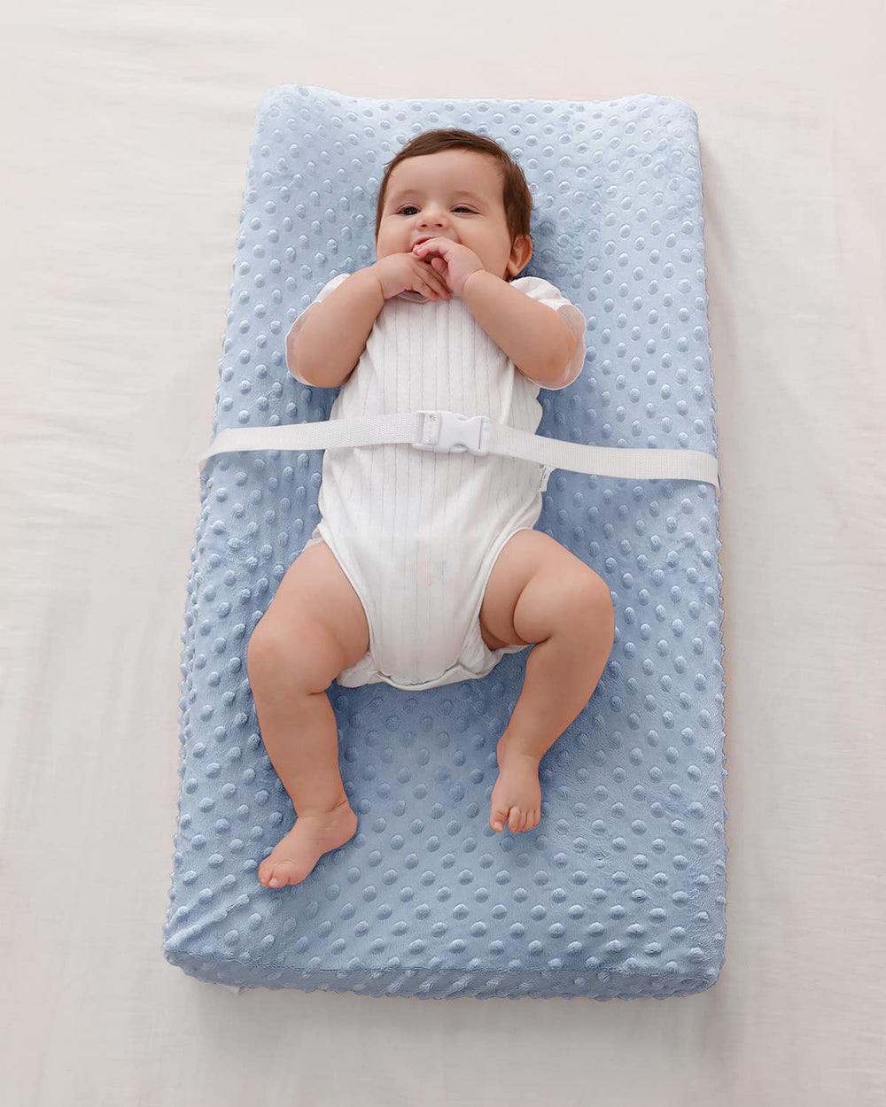 QUENESS BABY changing pad cover elastic bottom band keeps cover in place during diaper changes