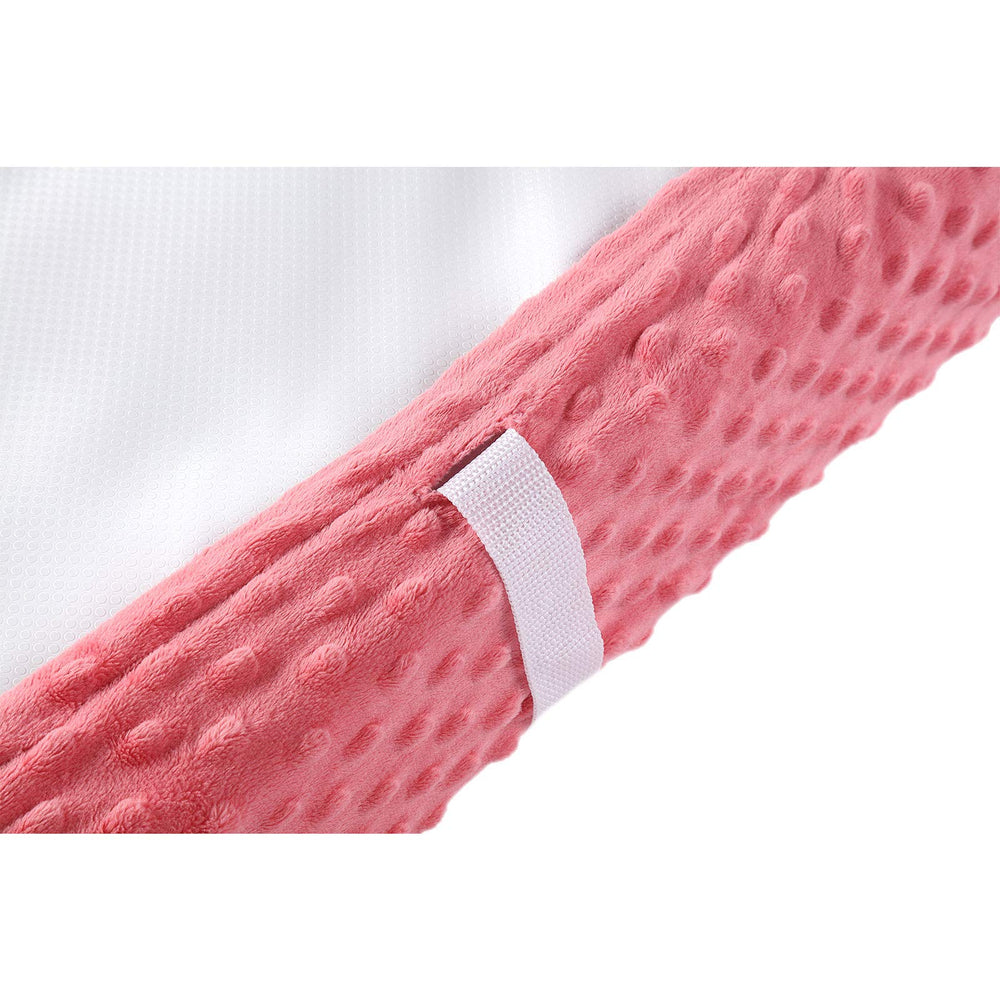 QUENESS strawberry red fit preview demonstrates snug 32x16 and 34x16 pad compatibility.