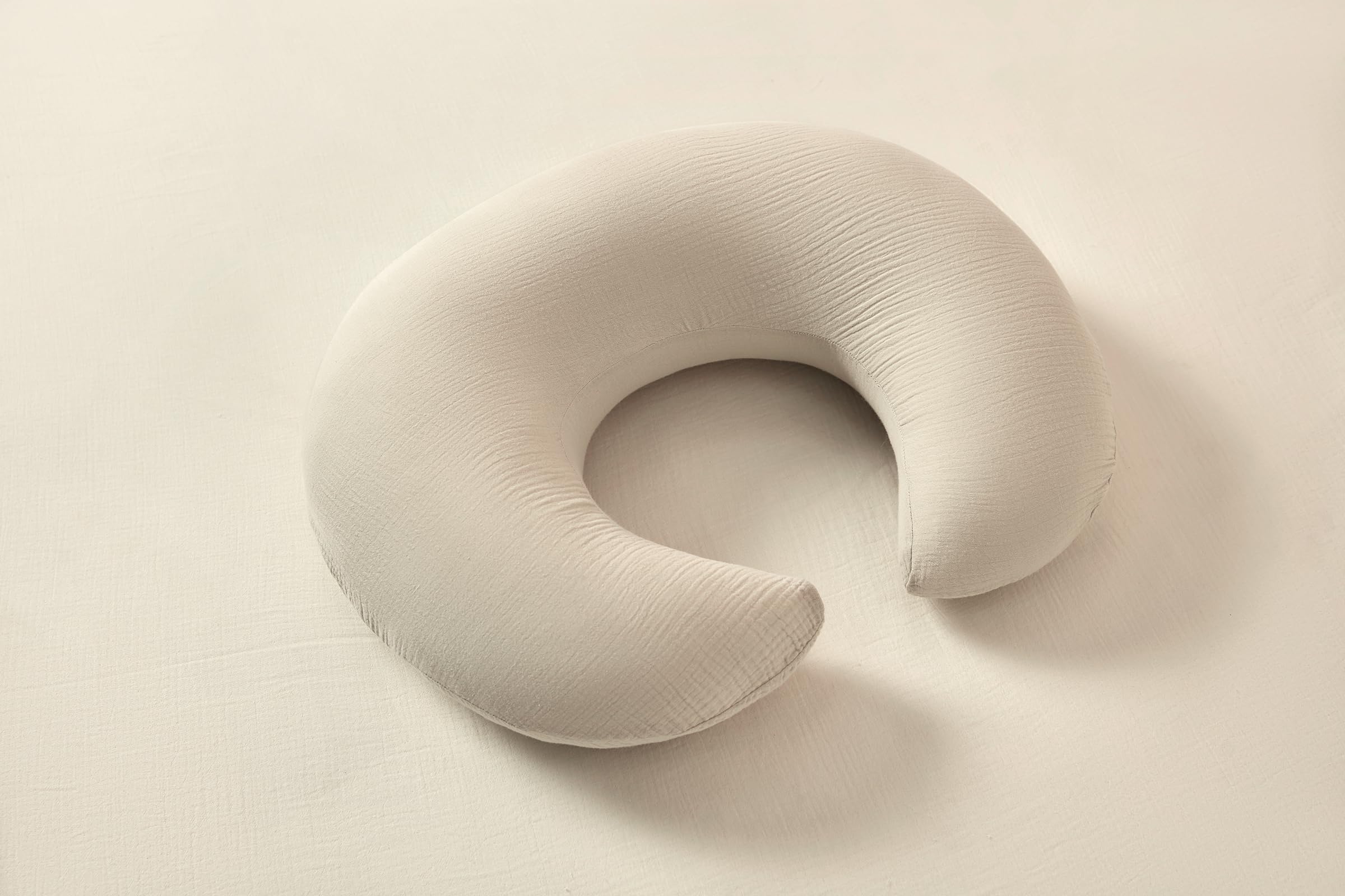 QUENESS baby-safe muslin fabric remains breathable for baby comfort