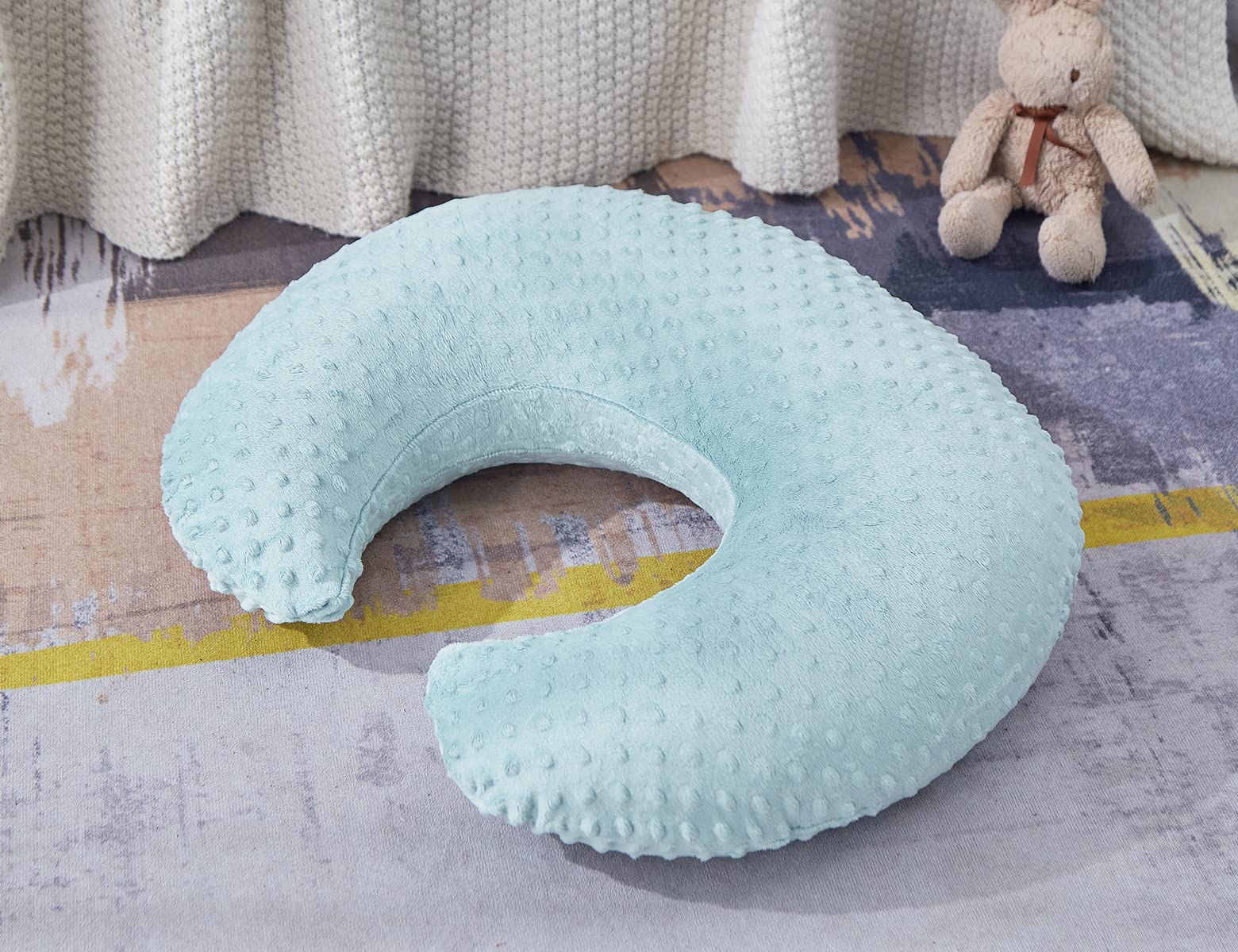 QUENESS Nursing Pillow arm-support-ergonomics conveys fatigue-free feeding with natural forearm rest