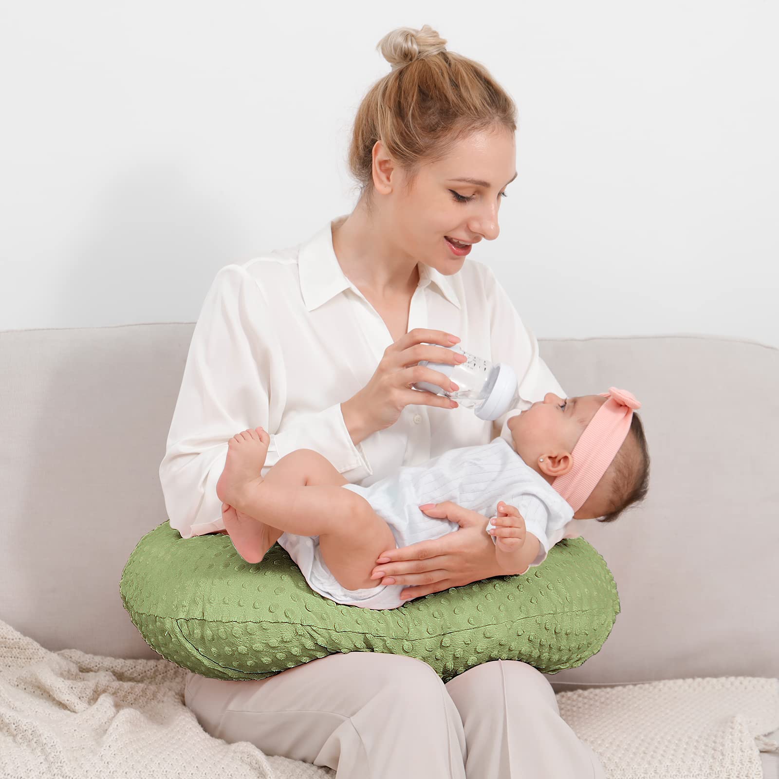 QUENESS nursing pillow baby-comfort-feeding supports comfortable bottle feeding.