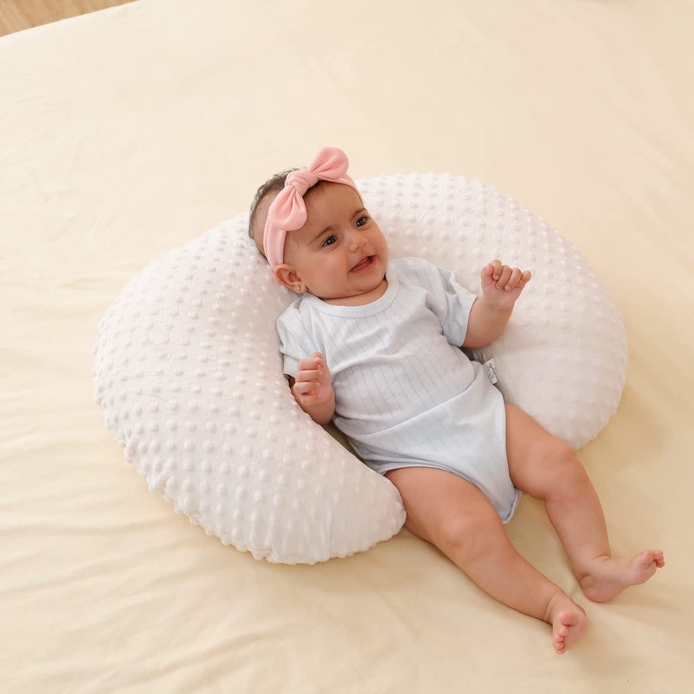 QUENESS nursing pillow cover fits standard pillows (22x17.7x5.9 in) for versatile use.