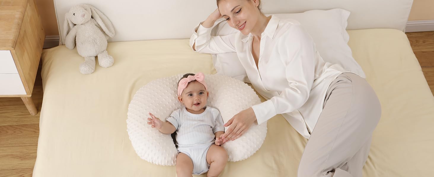 QUENESS nursing pillow cover closeup shows soft fabric and durable stitching for daily use.