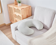 QUENESS nursing pillow plus-size fit wrapped around the waist for versatile use.