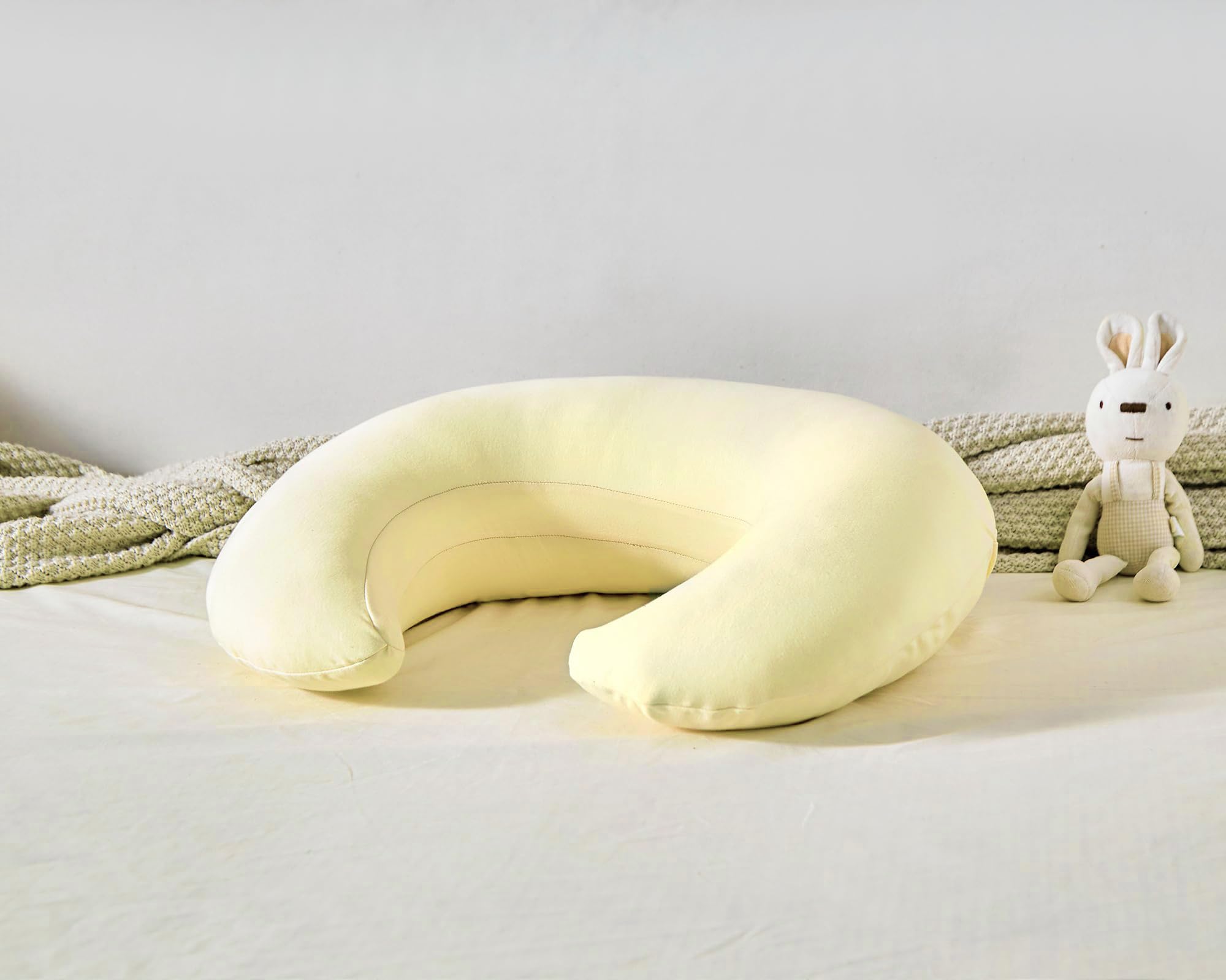 QUENESS Nursing Pillow removable cover enables easy washing and care.