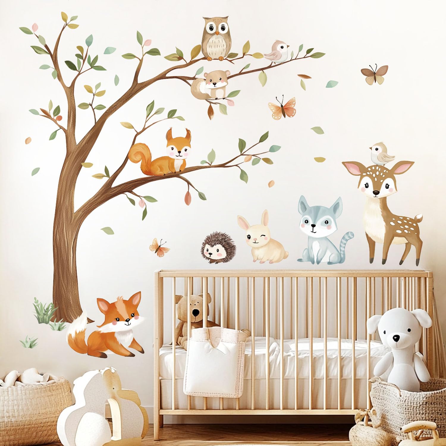 Quinspir woodland squirrel wall sticker enhances bedroom decor and play.