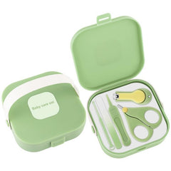 Qunlions Life baby nail clippers with curved tips for safe tiny-nail trimming.