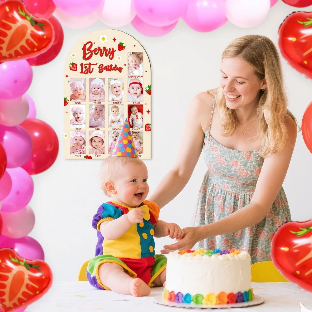 R HORSE 3D Berry birth name space keeps baby details.