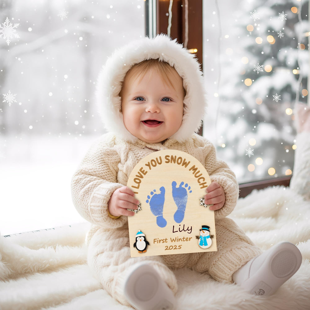 R HORSE 9.8 by 8.1-inch milestone card fits handprints nicely.
