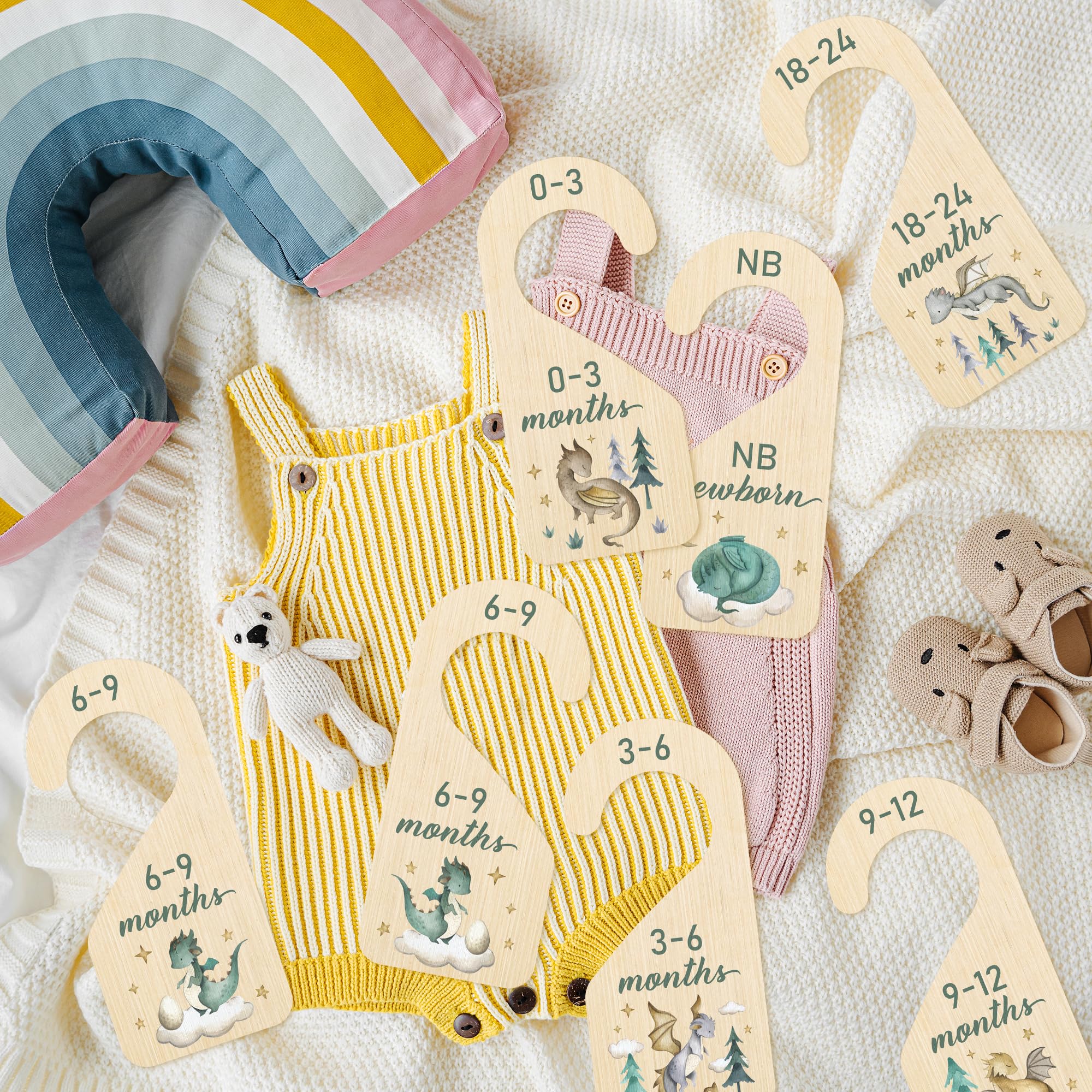 R HORSE age-label dividers labeled newborn to 24 months for easy rotation.