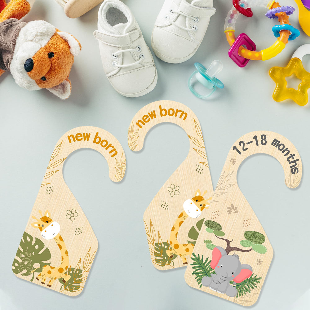 R HORSE safari dividers organize by age to reduce clutter during mornings.