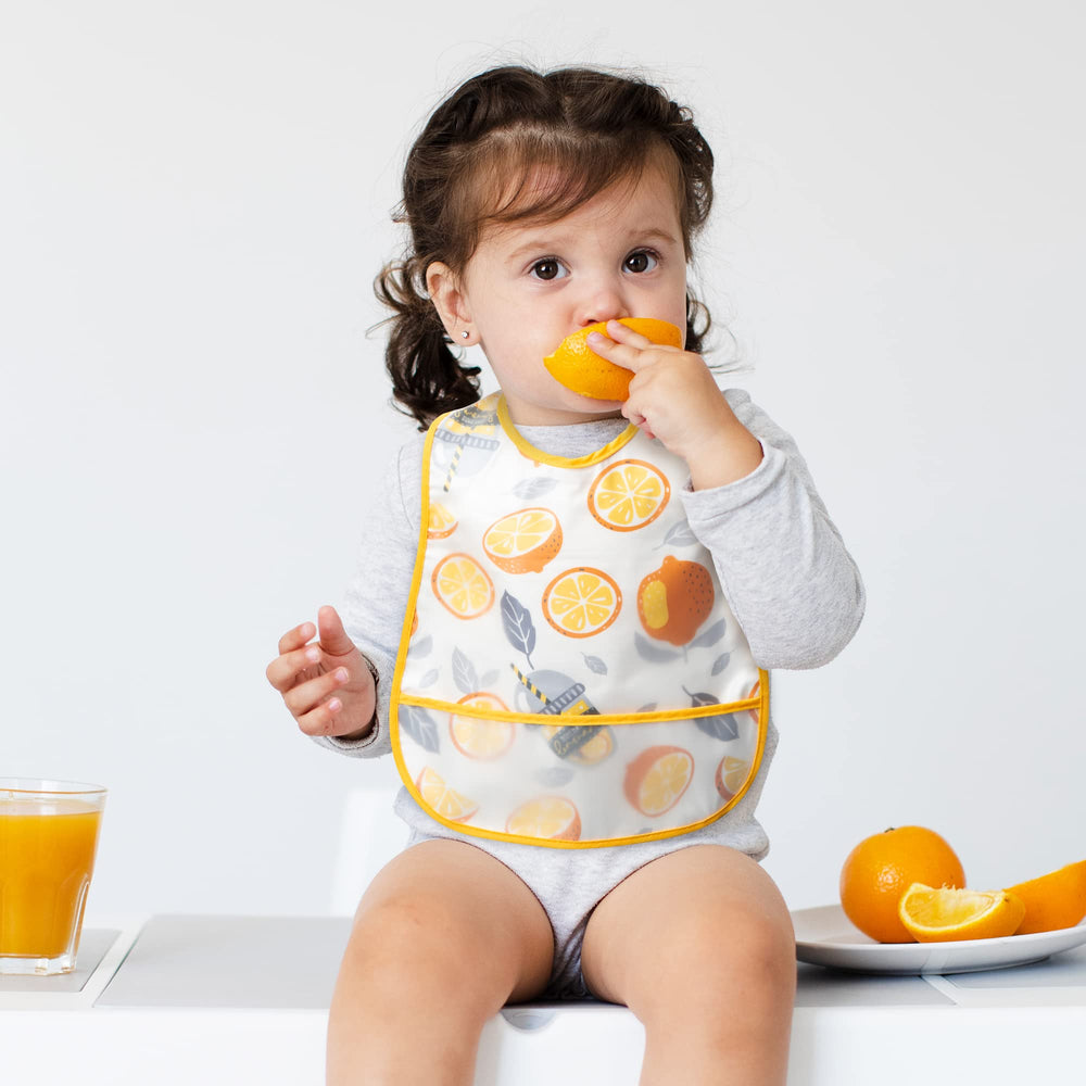 R HORSE bibs easy-clean surface enables quick stain removal
