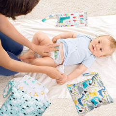 R HORSE travel bag folds flat, saving space in strollers and luggage.