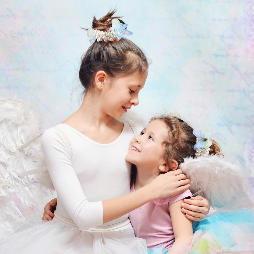 RAINBOW WSK two-piece pearl hairband set offers versatile style for any occasion