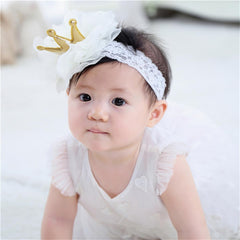 Rannyrena soft stretch headband for babies keeps hair neatly in place.
