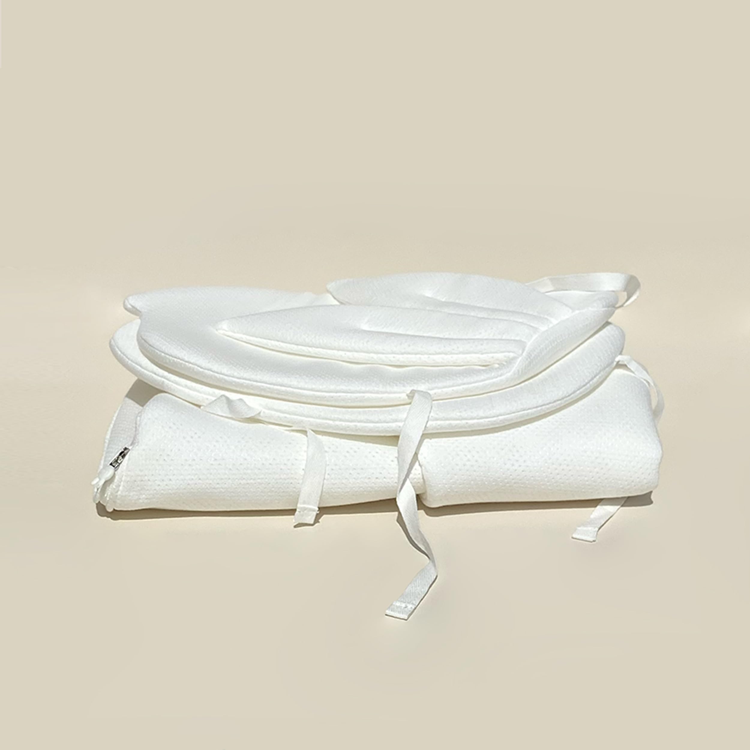 RaRas bamboo mesh cover uses eco-friendly material for mindful parents.