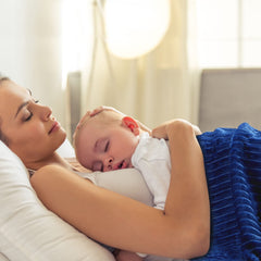 Reginary 30x40 inch blanket delivers lightweight warmth for year-round use