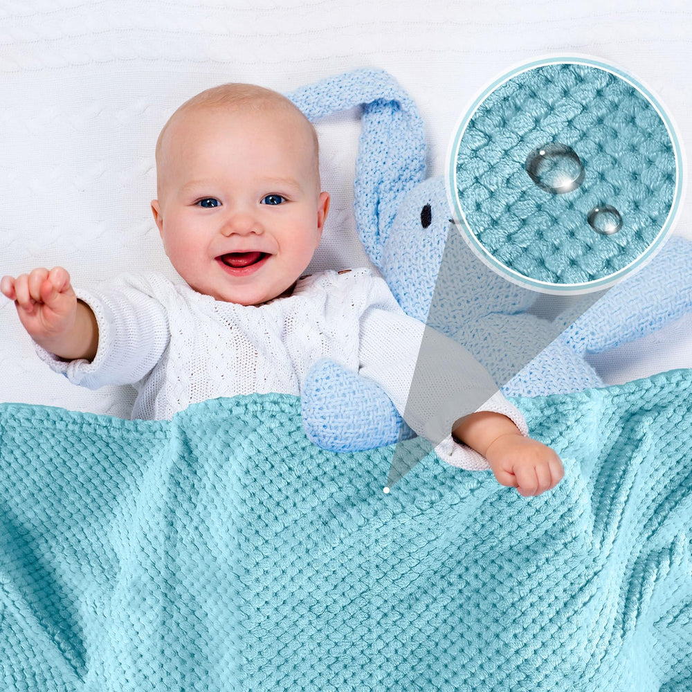 Reginary travel-compact blanket in light blue for cold days