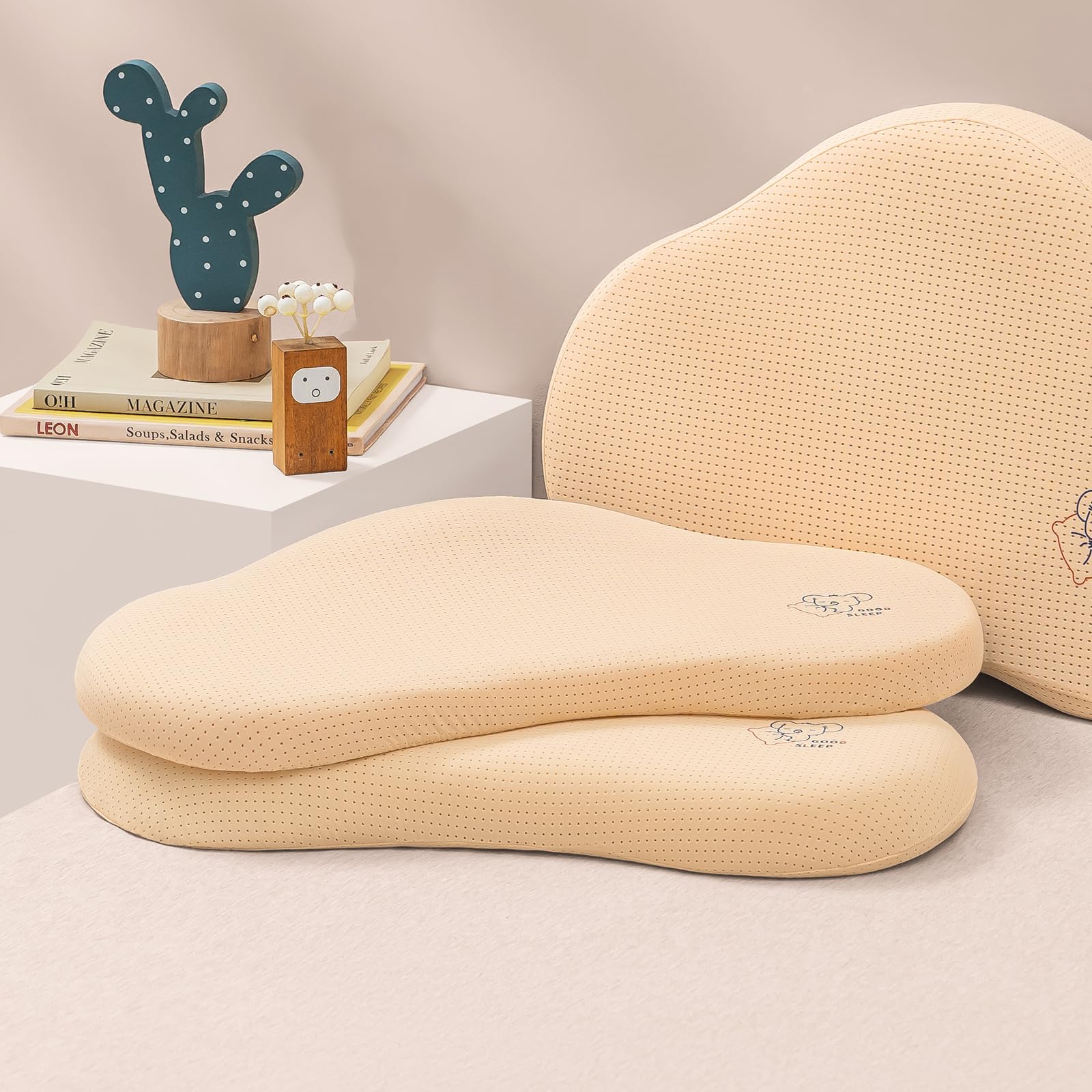 Reidio travel-size 14x22 pillow is ideal for naps on the go.