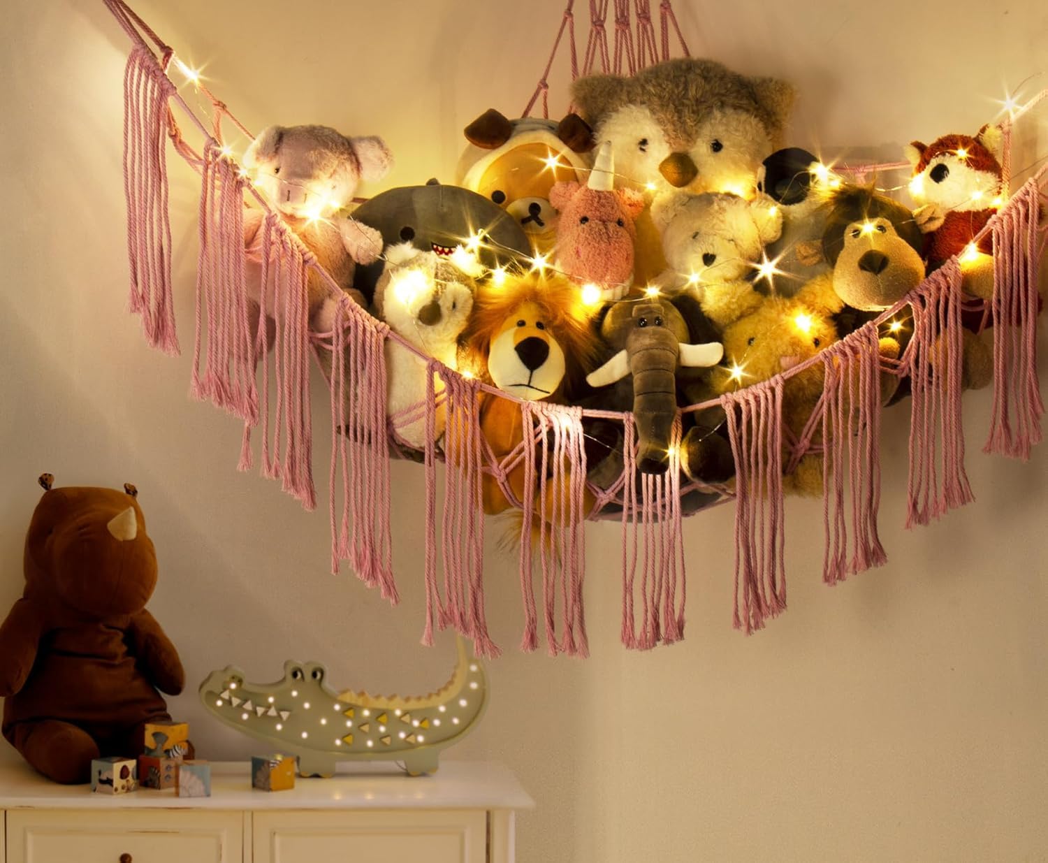 RelaxScene kids' room decor with hanging toy hammock for easy cleanup