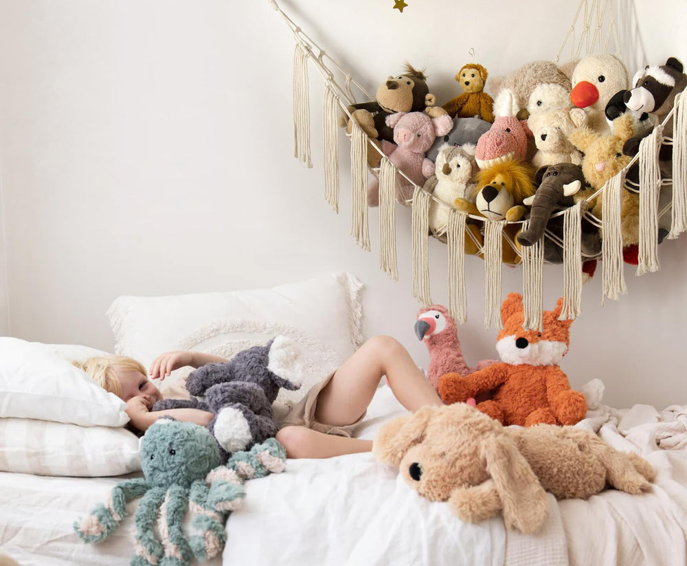 RelaxScene LED light hammock adds gentle night ambiance for kids.