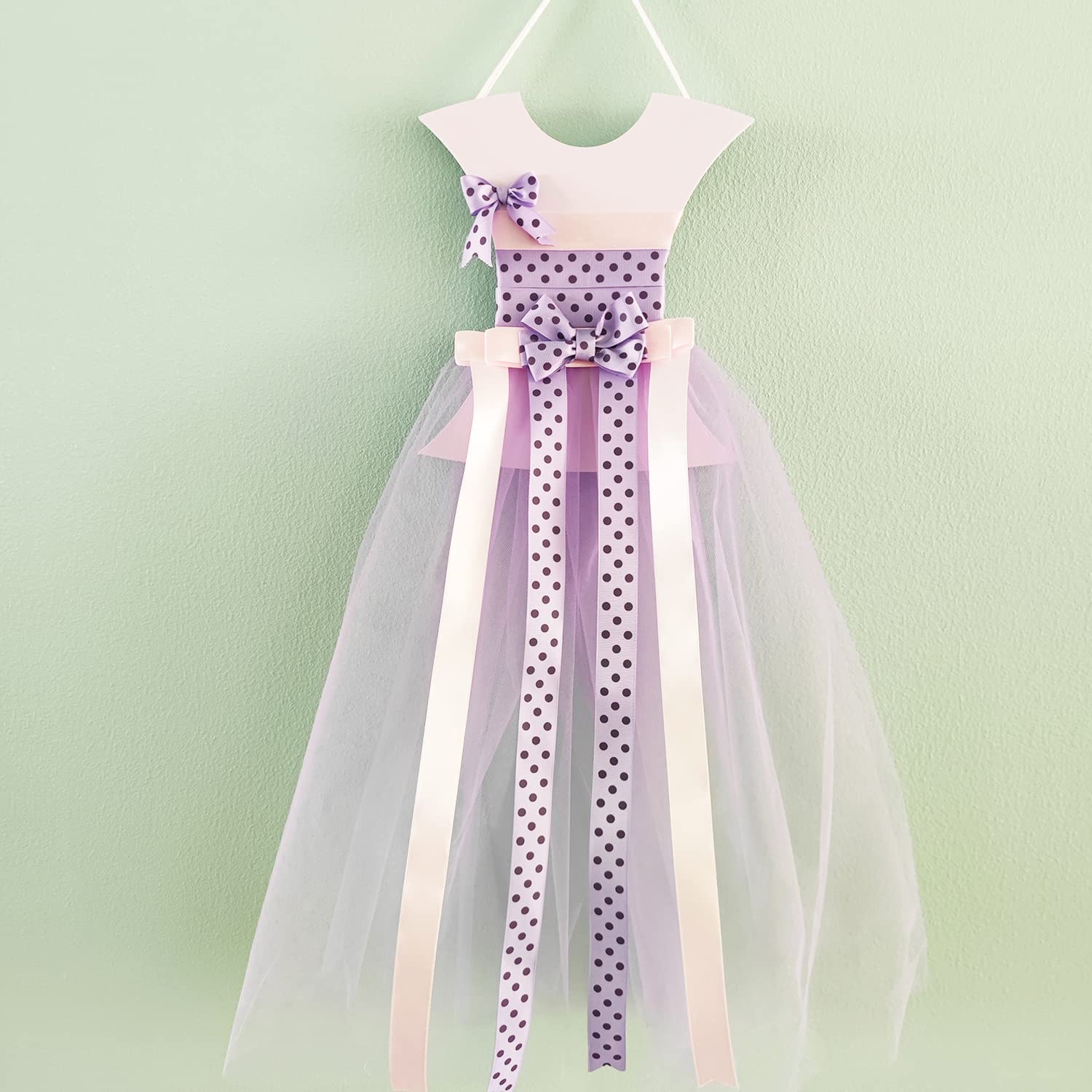 RengaoRise bows stored on long threads for quick selection.