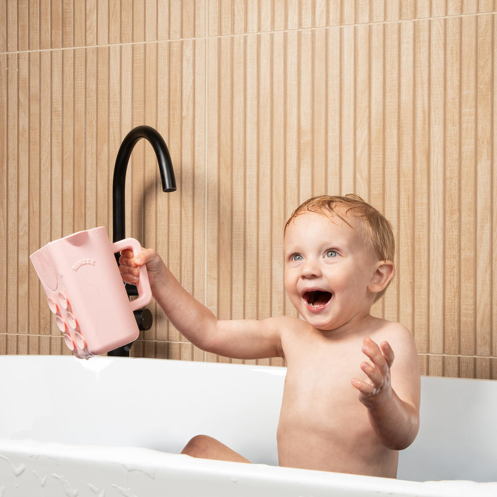 Rinzee popping sensory play shows kid-friendly bath-time interaction