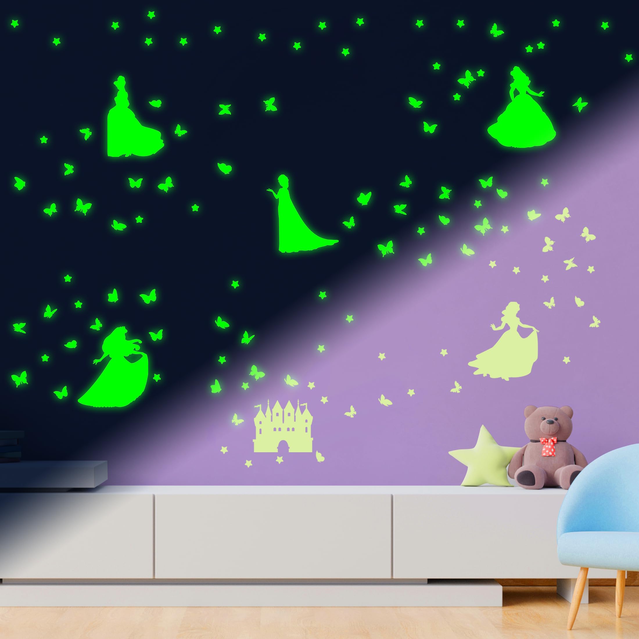 Robmoda princess-castle-ceiling-wall-decal-green creates fairy-tale ambiance overhead