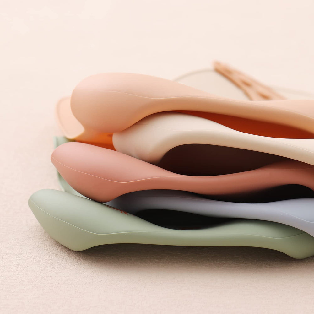 ROCCED silicone bib dishwasher-safe easy-clean design for quick after meals