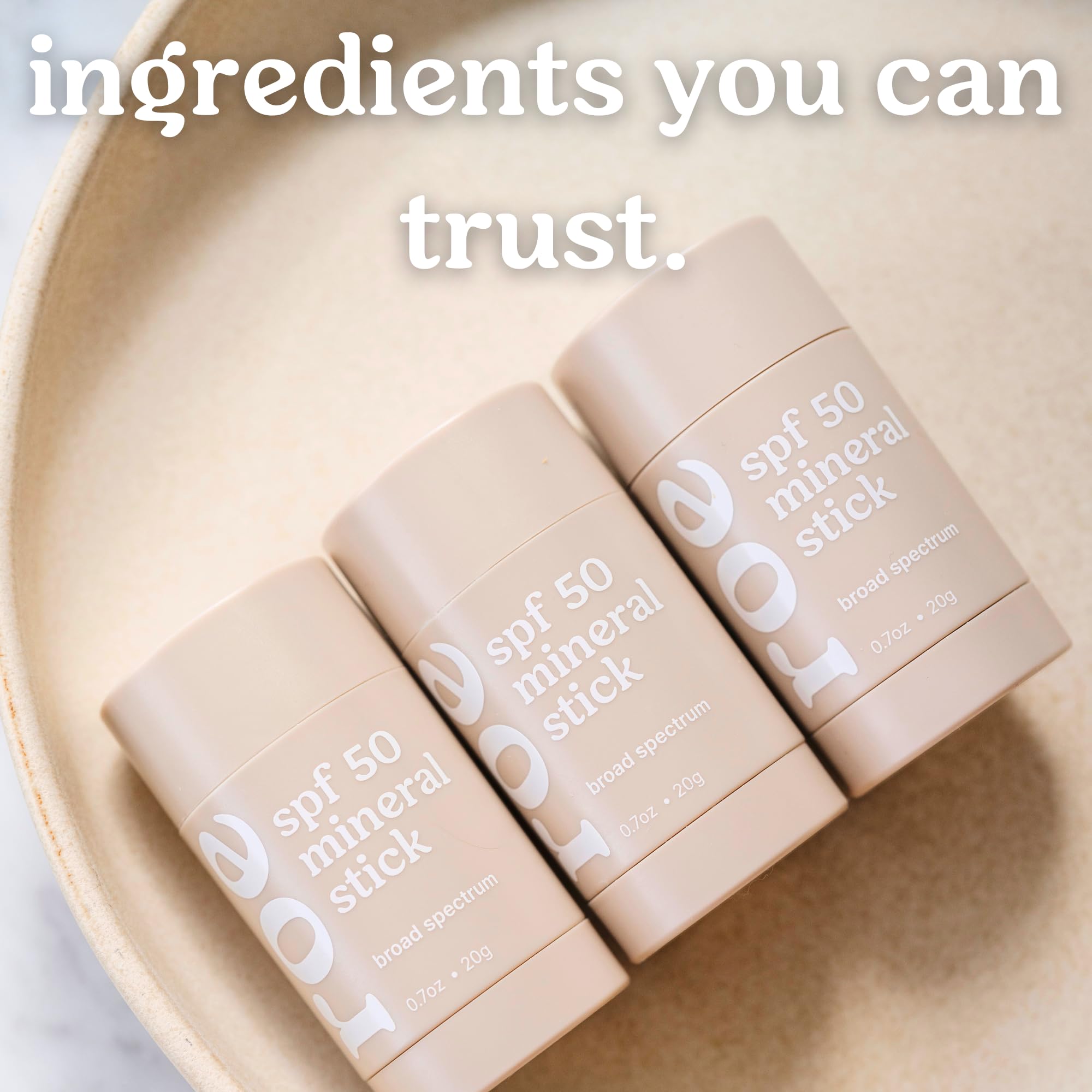 Roe Wellness Baby Sunscreen Stick leaves a non-greasy, non-white finish on skin.