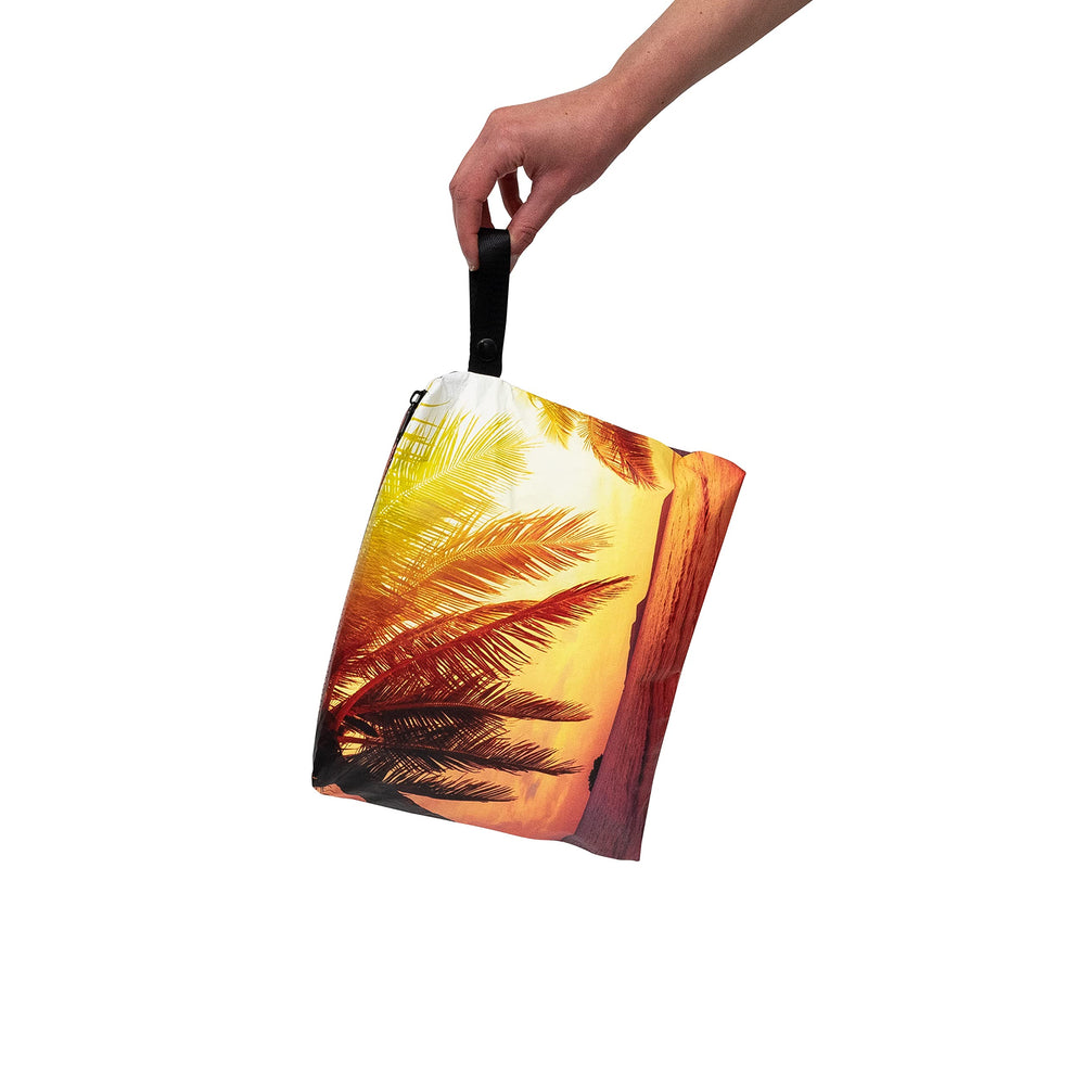 Rolling Nomad Tyvek pouch is easy to clean with Tyvek material.