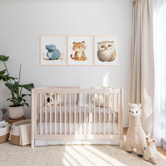 ROMY RO muslin crib sheet with elastic fit ensures secure, smooth coverage.