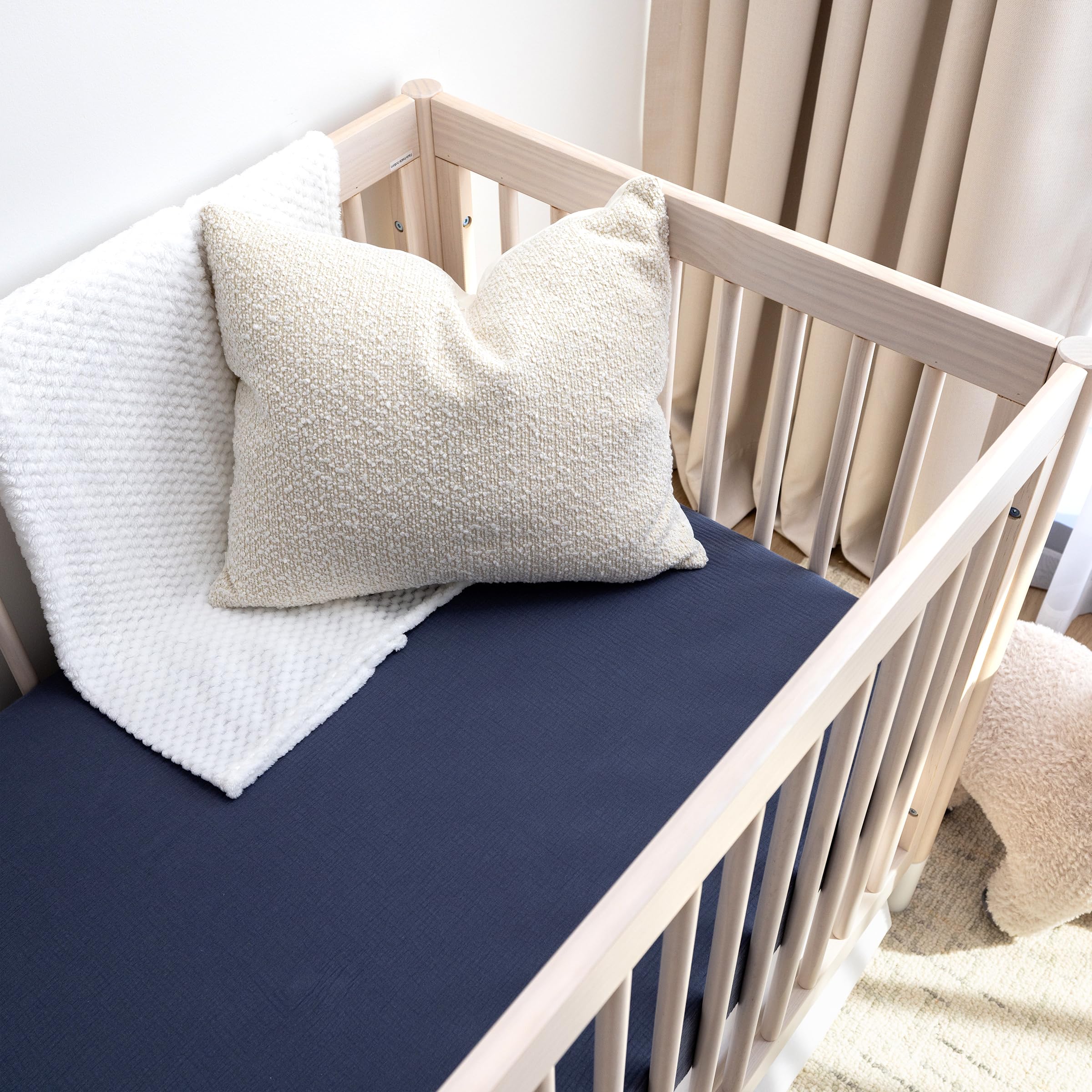 ROMY RO muslin sheets elastic-fit keeps crib cover snug and wrinkle-free