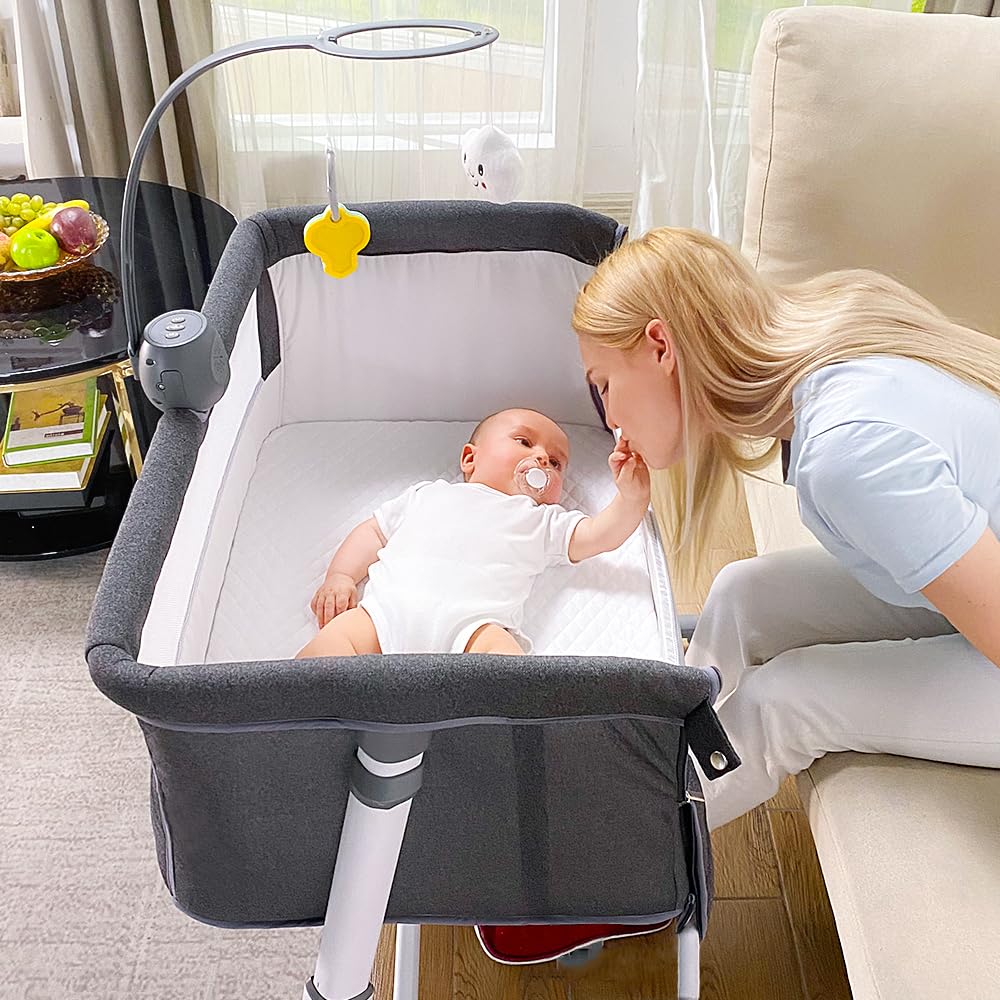 RONBEI bassinet with machine washable sheet supports easy cleaning and hygiene maintenance.