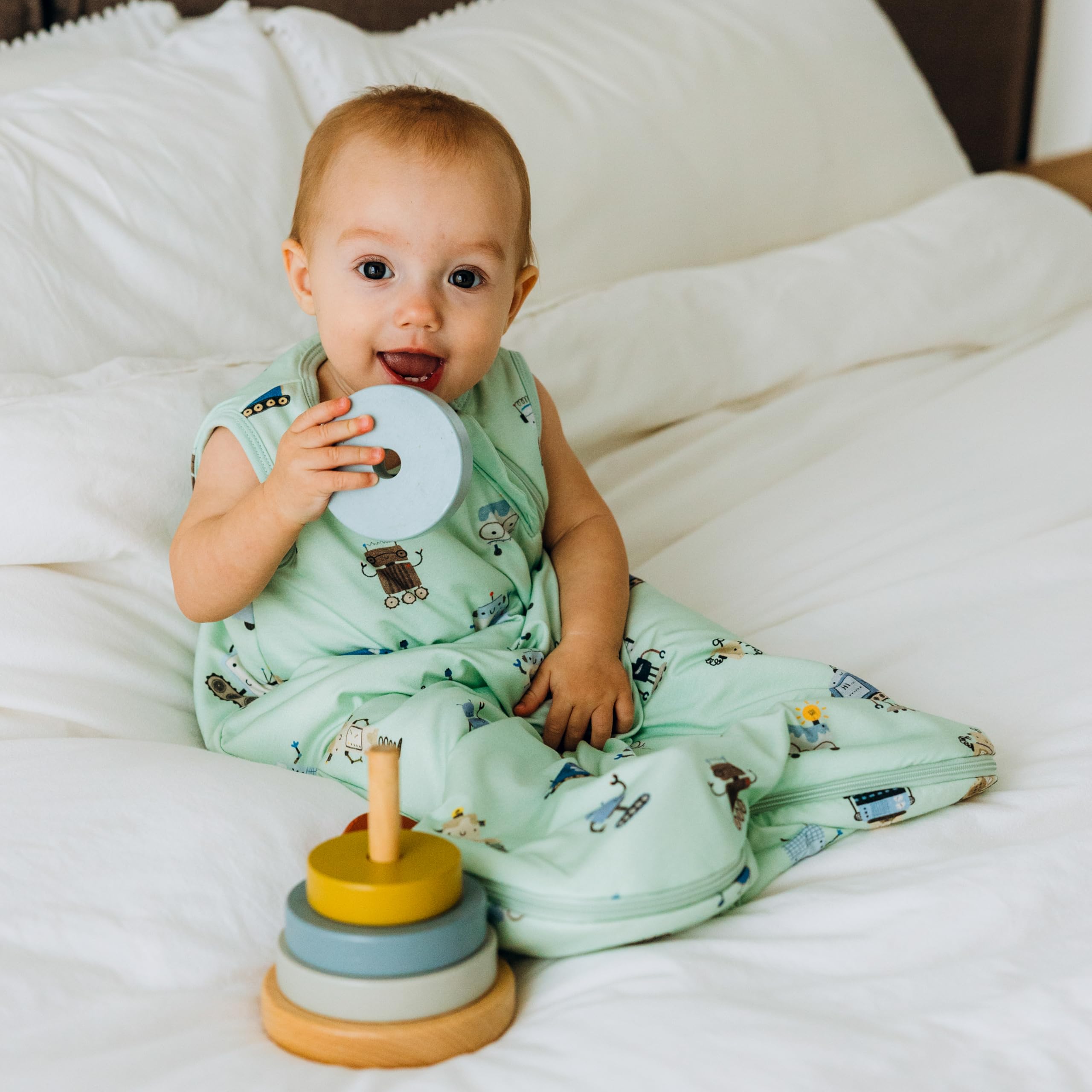 Roo and Bear size 6-18 months sleep sack with roomy fit