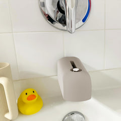 Roslim minimalist design stays in place, avoiding toy-like distraction.