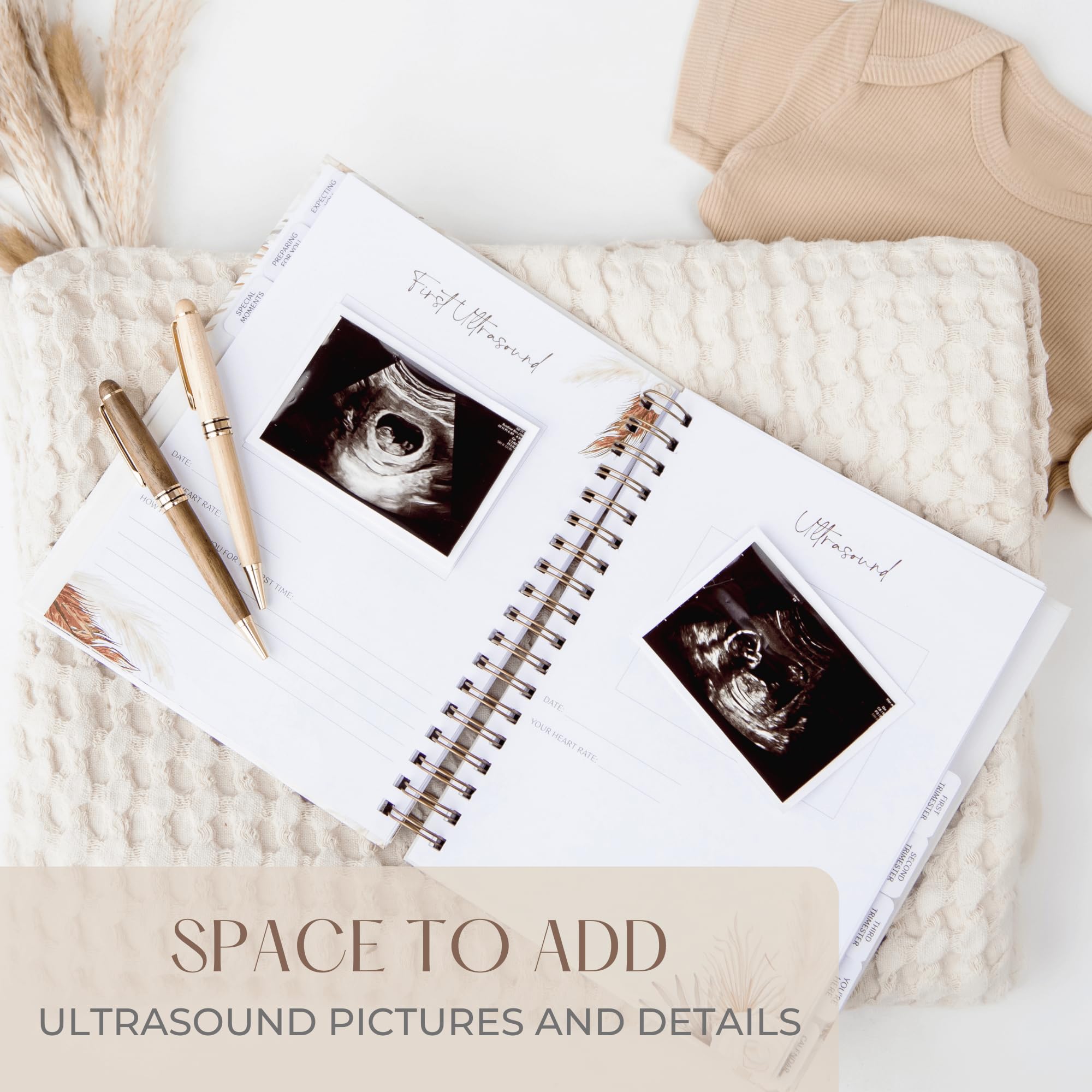Roux & Lou Keepsake Journal inner pockets—secure storage for ultrasound pictures and mementos.