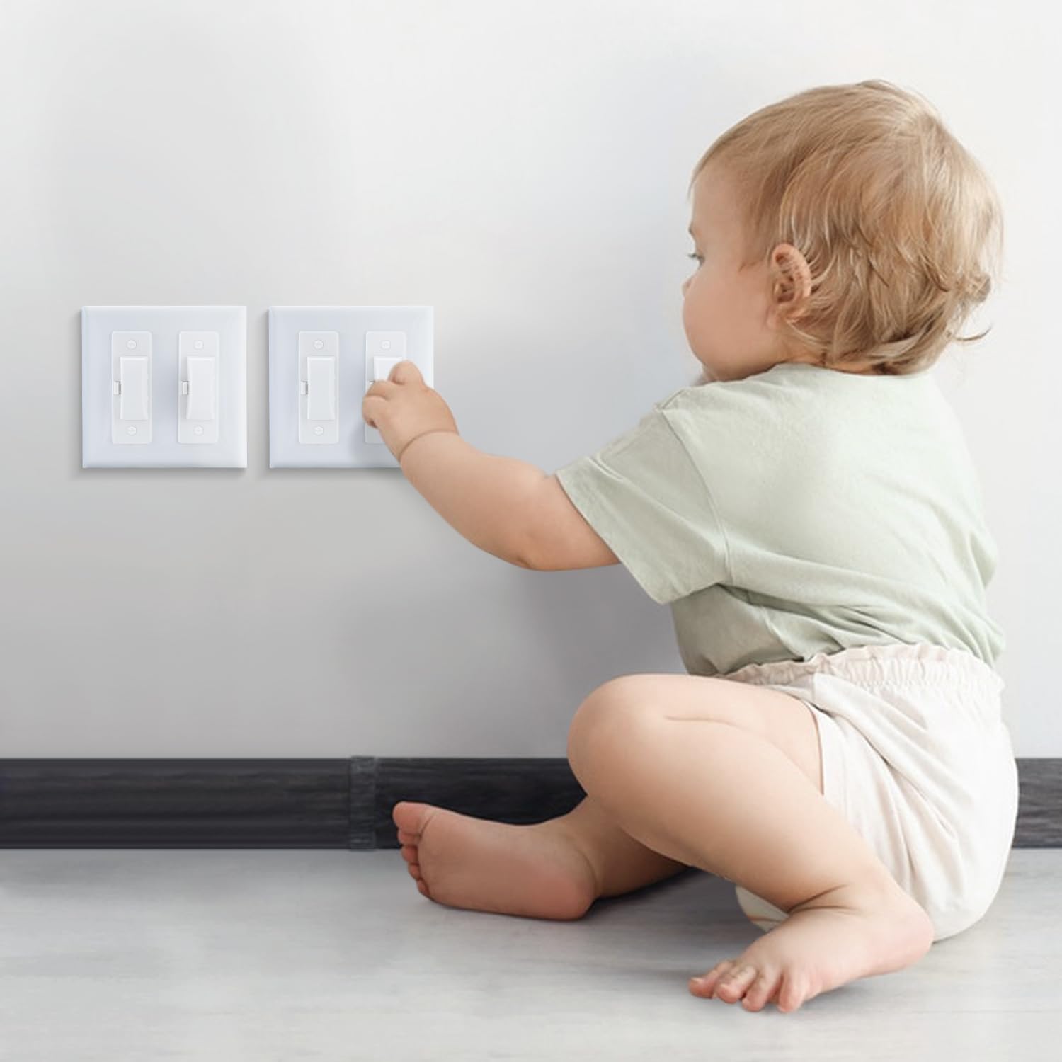 Roxiuc pack4 white guard on wall illustrates easy screw-on installation and durable protection.