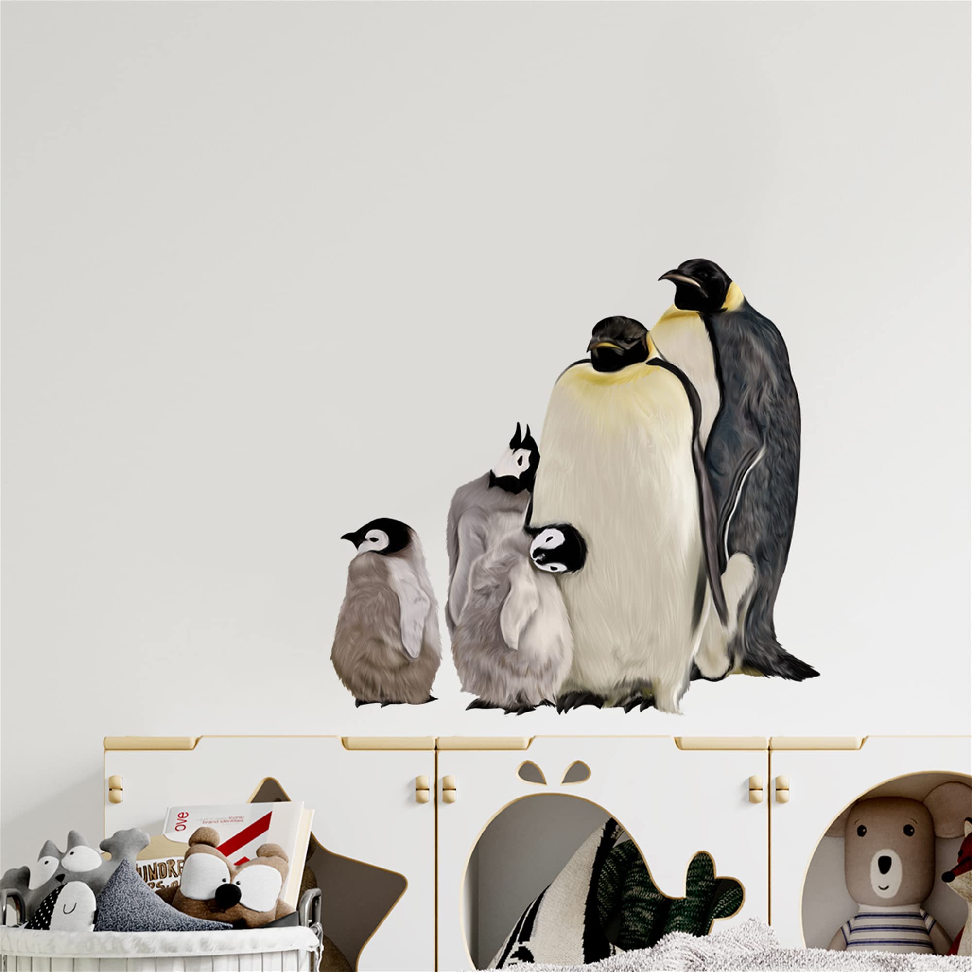 Royolam penguin-family-wall-application-scene creates a cute focal point in kids' rooms.