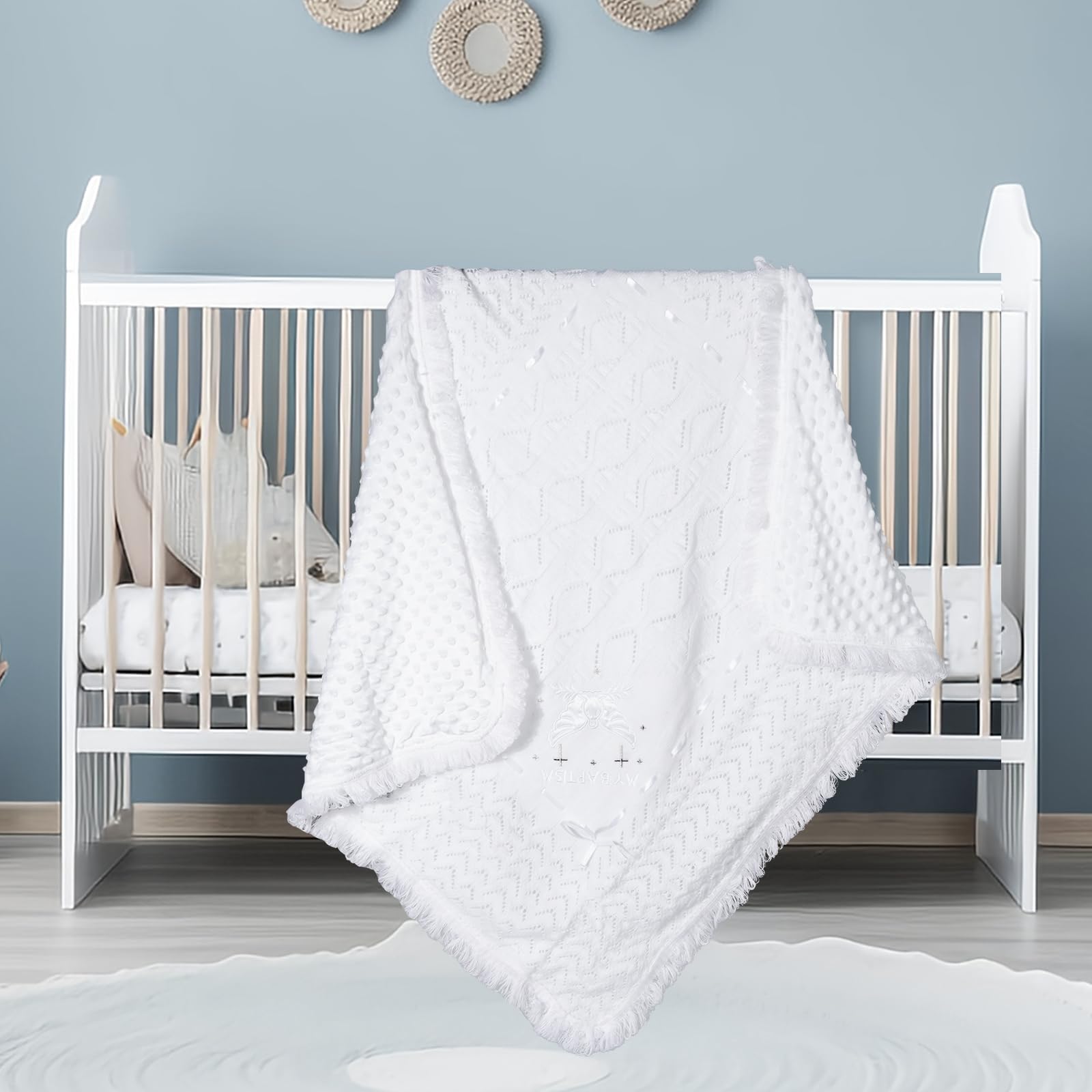 Runeaoys unisex baby blanket ideal as a baptism gift for all.
