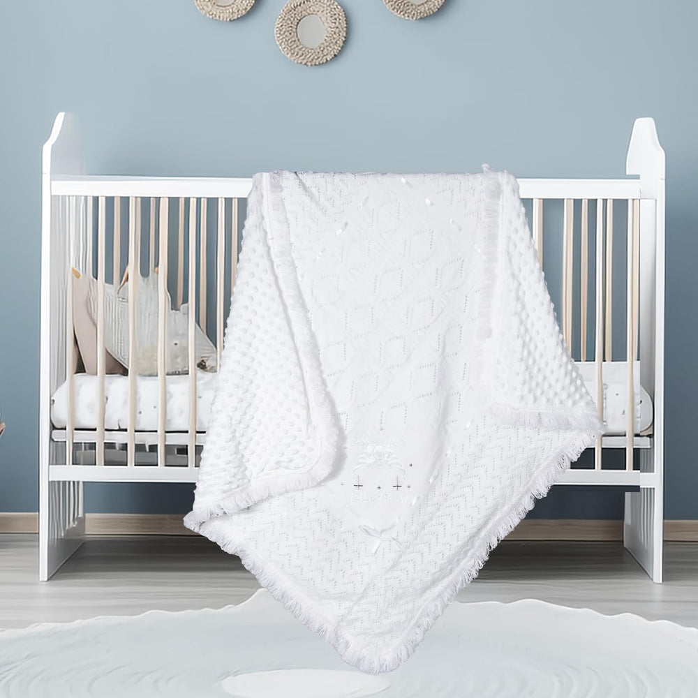 Runeaoys unisex baby blanket ideal as a baptism gift for all.