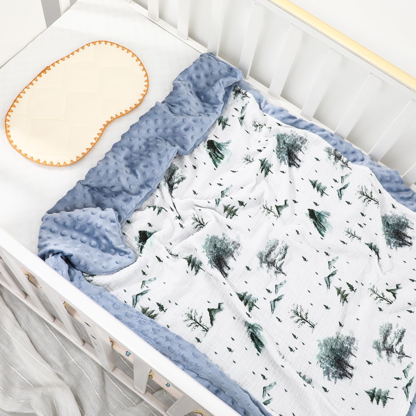 Runzhuoyang baby blanket in bassinet or stroller for on-the-go snuggles