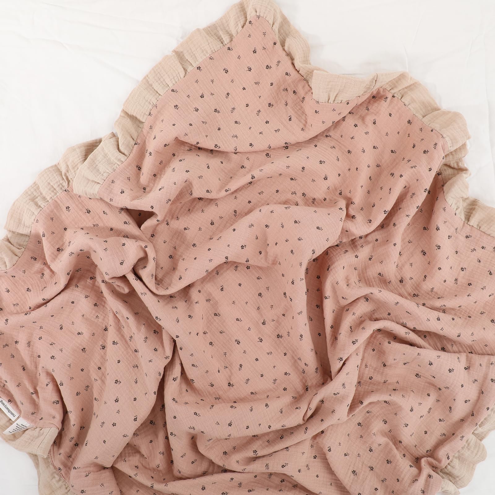 Runzhuoyang blanket used as swaddle or stroller cover for versatile outings