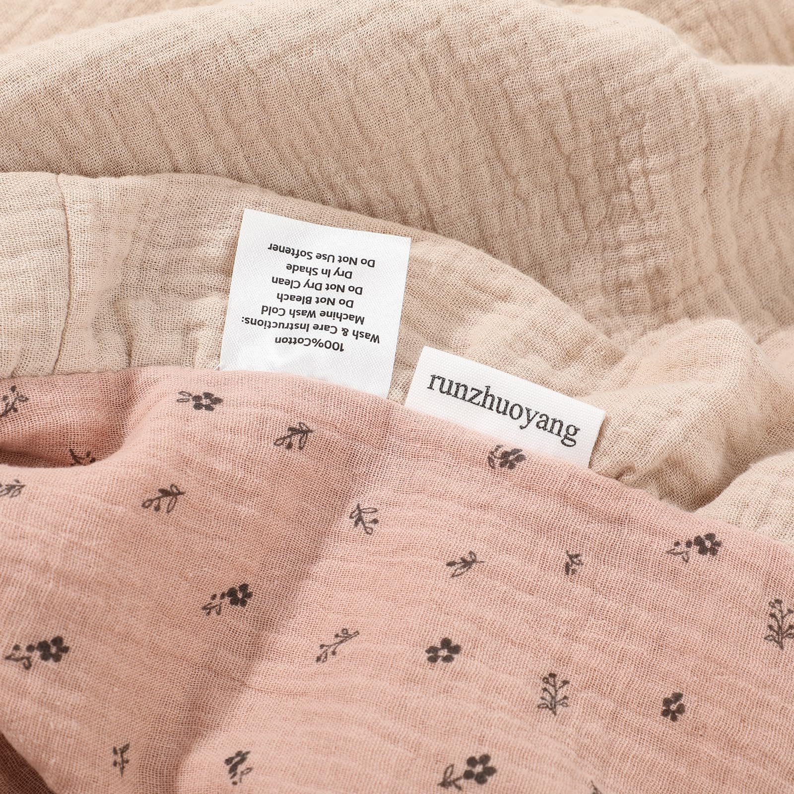 Runzhuoyang blanket used as tummy time mat for sensory playtime