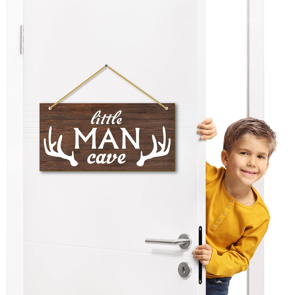Rutiyoka rustic sign with antlers complements cabins, creating natural accents in kids’ rooms.