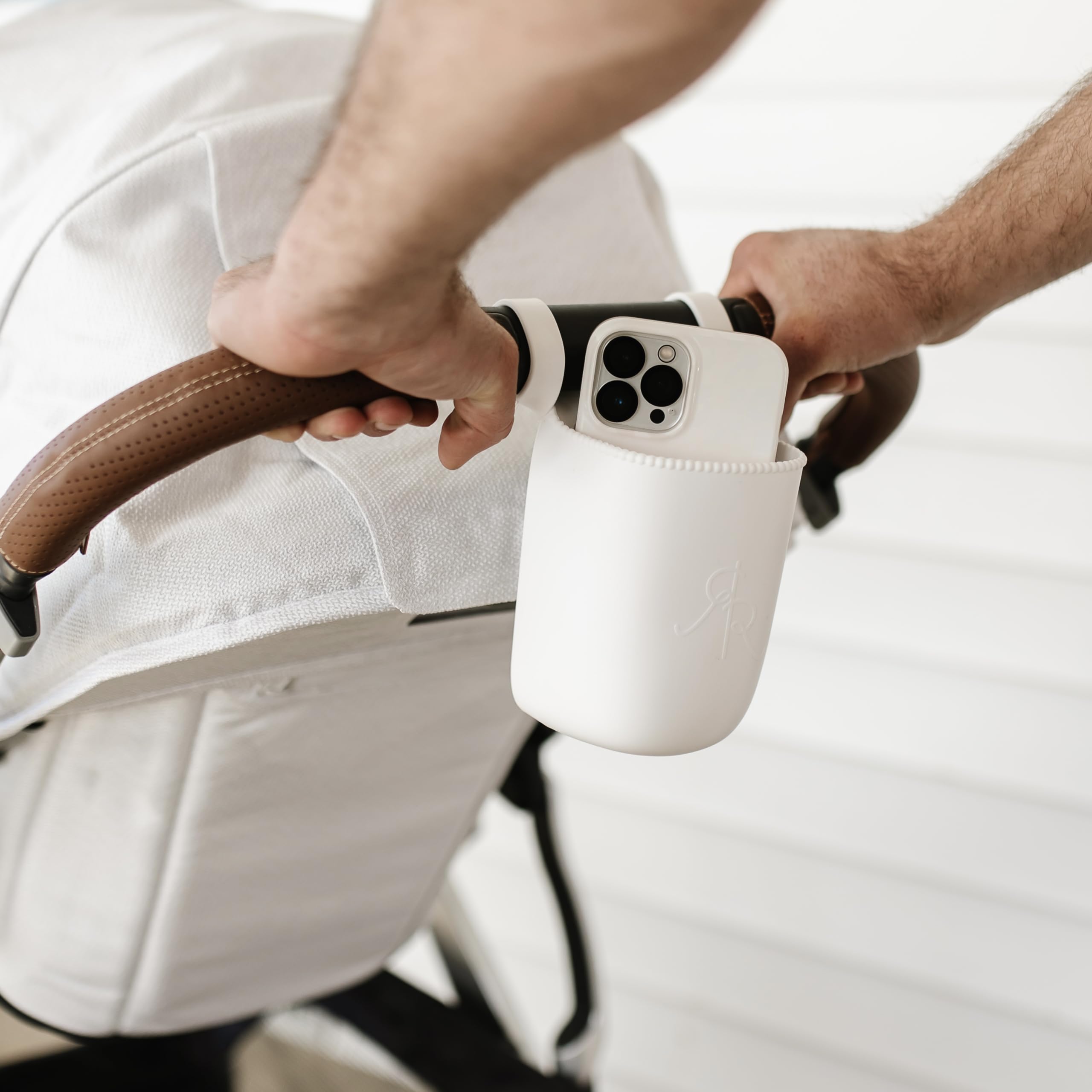 Ryan & Rose Cutie Holder white close-up highlights durable, collapsible one-piece design.